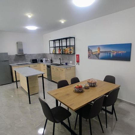 Deggies Apartments - Spacious, Modern Apartment! Naxxar Dış mekan fotoğraf