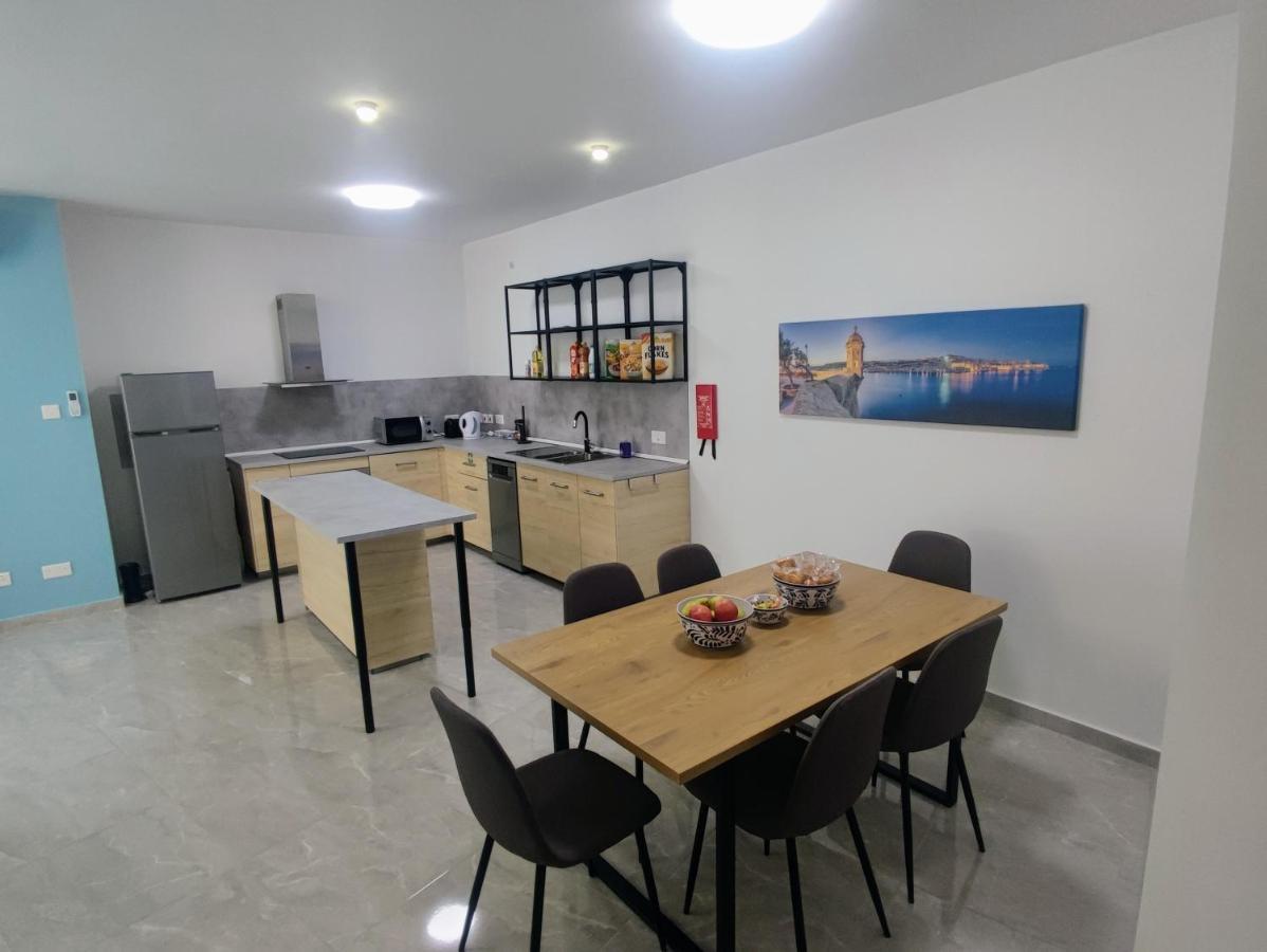 Deggies Apartments - Spacious, Modern Apartment! Naxxar Dış mekan fotoğraf
